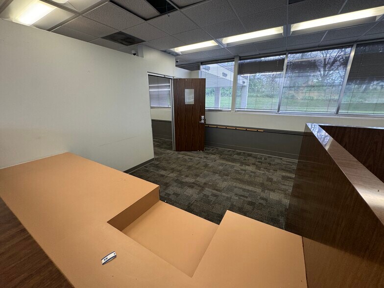 More Photos Of 612 Highway 11 S, Meridian Specialty For Sale