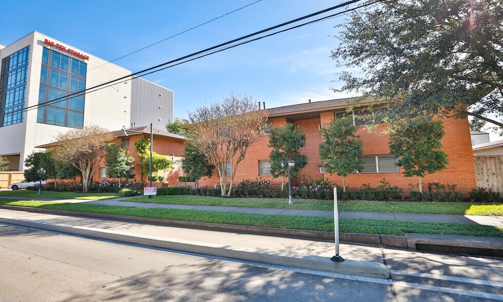 More Photos Of 714-724 E 11th St, Houston Apartments For Sale