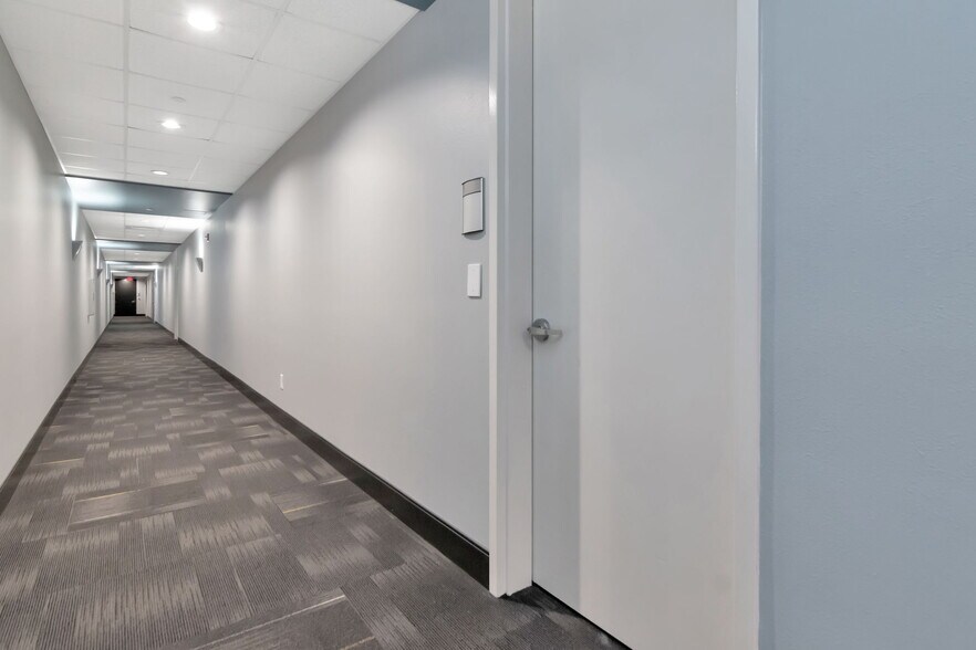More Photos Of 1208 E Kennedy Blvd, Tampa Apartments For Lease