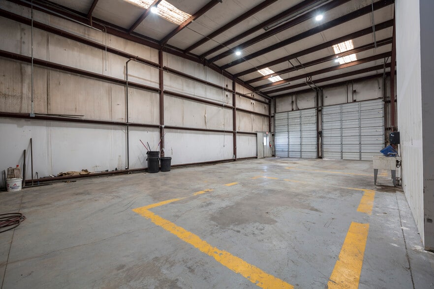 More Photos Of 1903 Cypress St, West Monroe Auto Repair For Sale