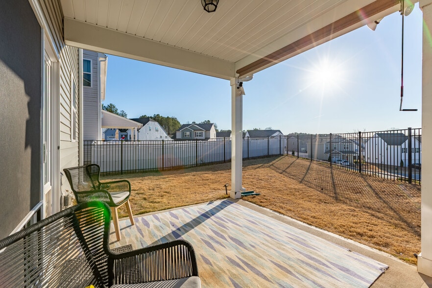 More Photos Of 1236 Shadow Shade Dr, Wake Forest Flex For Sale