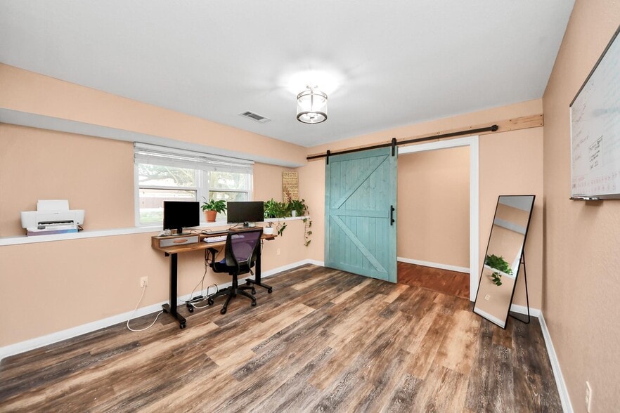 More Photos Of 2534 Garden Rd, Pearland Specialty For Sale