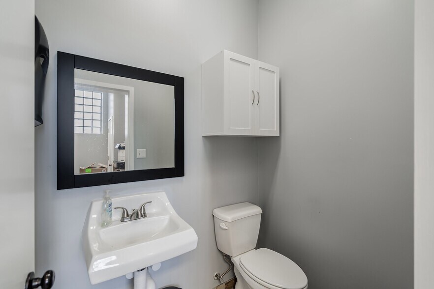 More Photos Of 353 Railroad Ave, Hackensack Warehouse For Lease