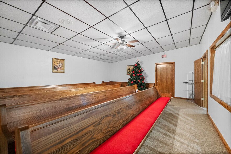 More Photos Of 1400 Locust st, Stilwell Office Residential For Sale