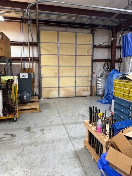 More Photos Of 1903-2003 Perimeter Rd, Greenville Light Distribution For Lease