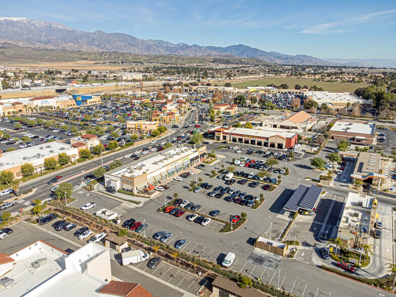 More Photos Of 1620 E 1st St, Beaumont General Retail For Sale