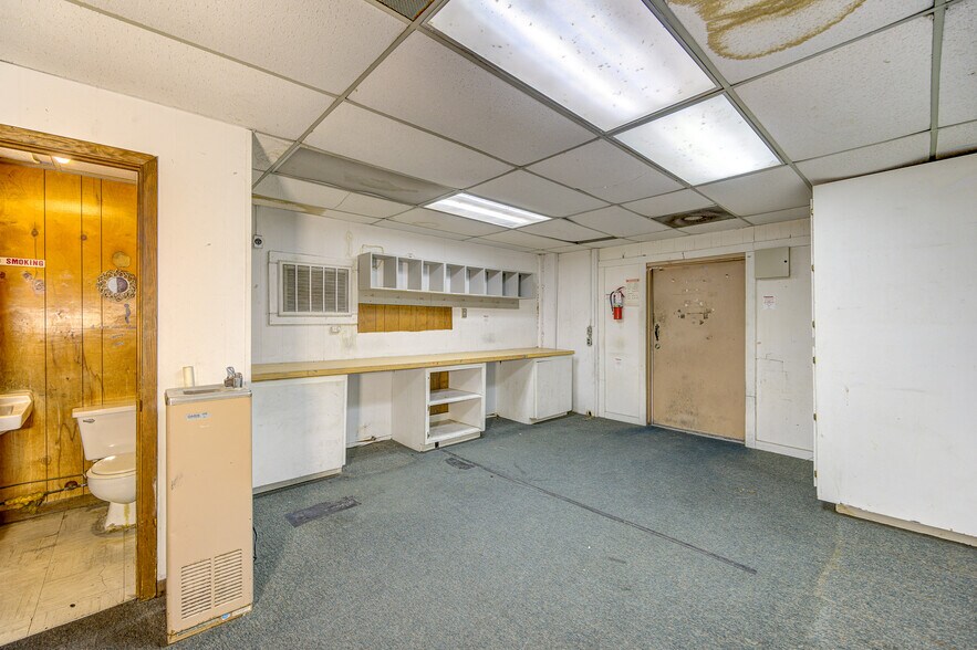 More Photos Of 75 Centrex Dr, Vicksburg Industrial For Lease