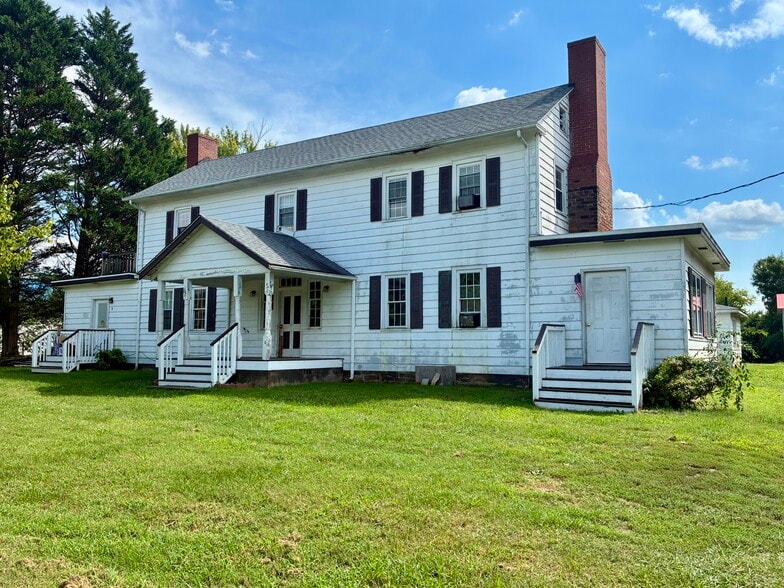 Primary Photo Of 1109 W Main St, Yadkinville Flex For Sale