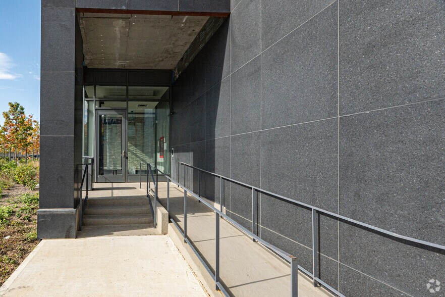 More Photos Of 29 West St, Brooklyn Apartments For Lease