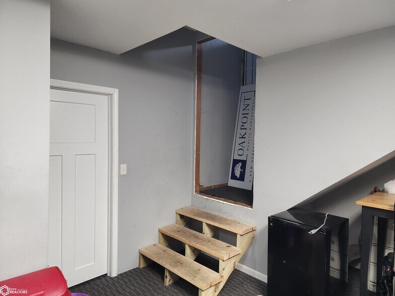 More Photos Of 106 E 7th St, Atlantic Office For Sale