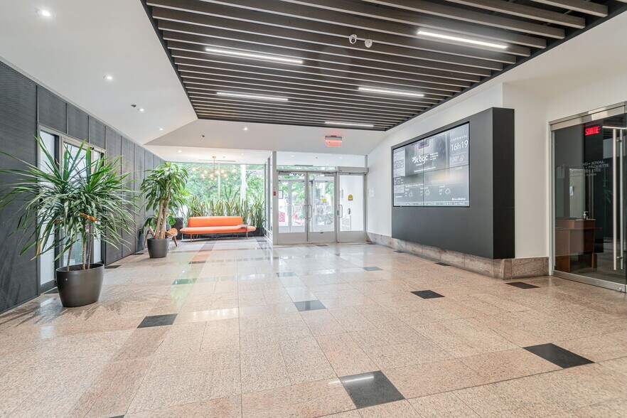 More Photos Of 1100 Boul Crémazie E, Montréal Office For Lease