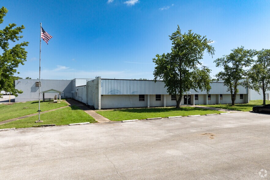 More Photos Of 50 Greenhill Rd, Eldorado Warehouse For Lease