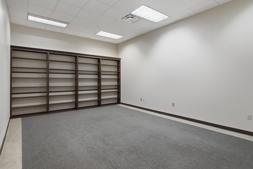 More Photos Of 421 Main St, Franklin Storefront Retail Office For Lease