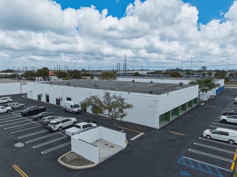 More Photos Of 6700-6724 NW 72nd Ave, Miami Unknown For Lease