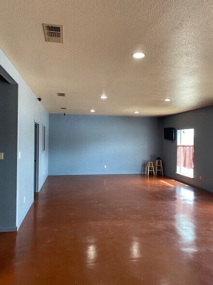 More Photos Of 1309 E Milam St, Mexia General Retail For Sale