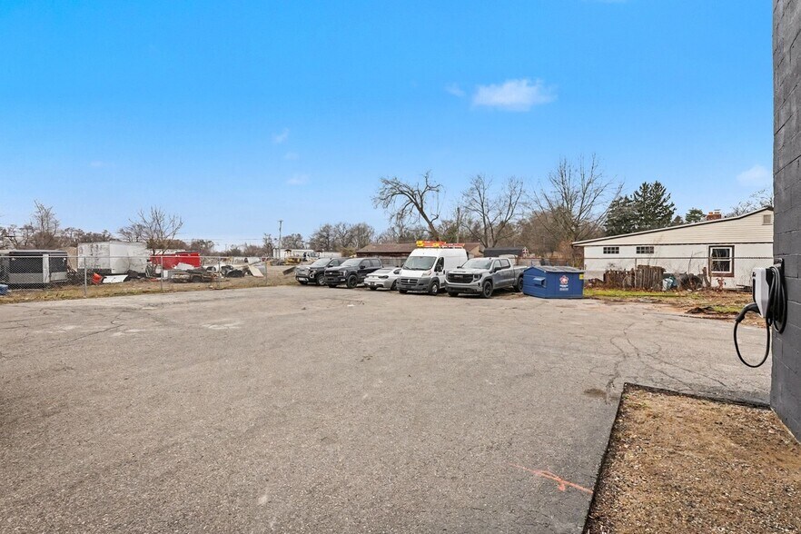 More Photos Of 5650 Jamestown Rd, Shelby Township Warehouse For Sale