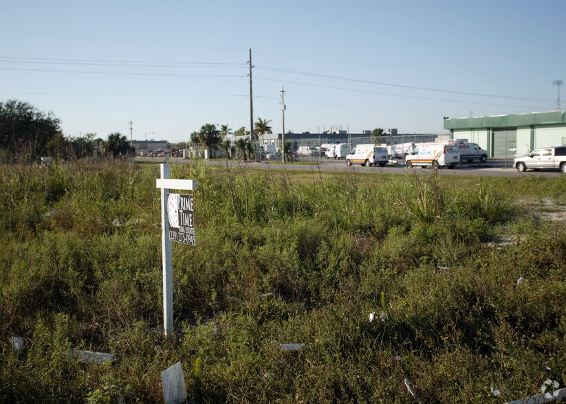 More Photos Of 3410 Hanson St, Fort Myers Land For Sale