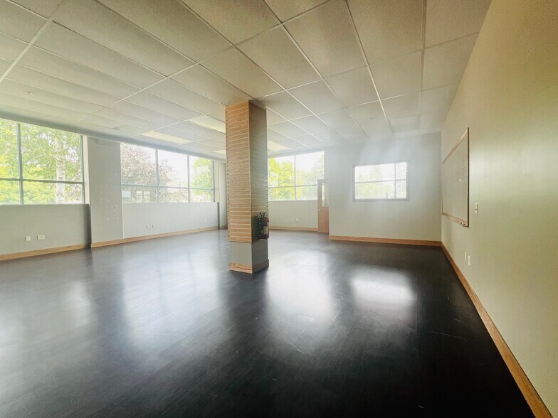 More Photos Of 111 E Burnett St, Beaver Dam Manufacturing For Lease