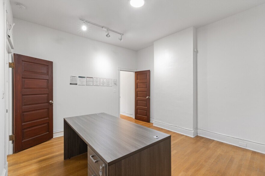 More Photos Of 34 E 25th St, Baltimore Office Residential For Sale
