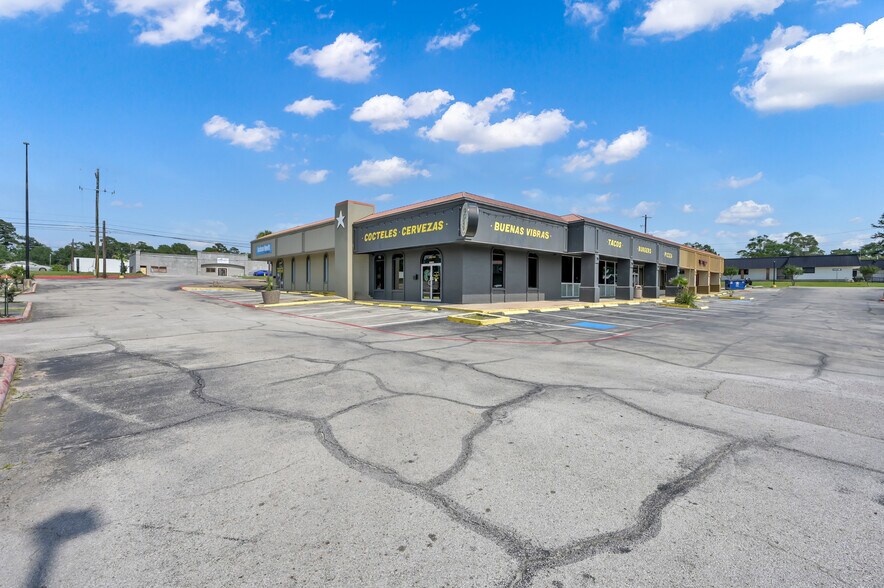 More Photos Of 2001-2017 Frazier St, Conroe Unknown For Sale