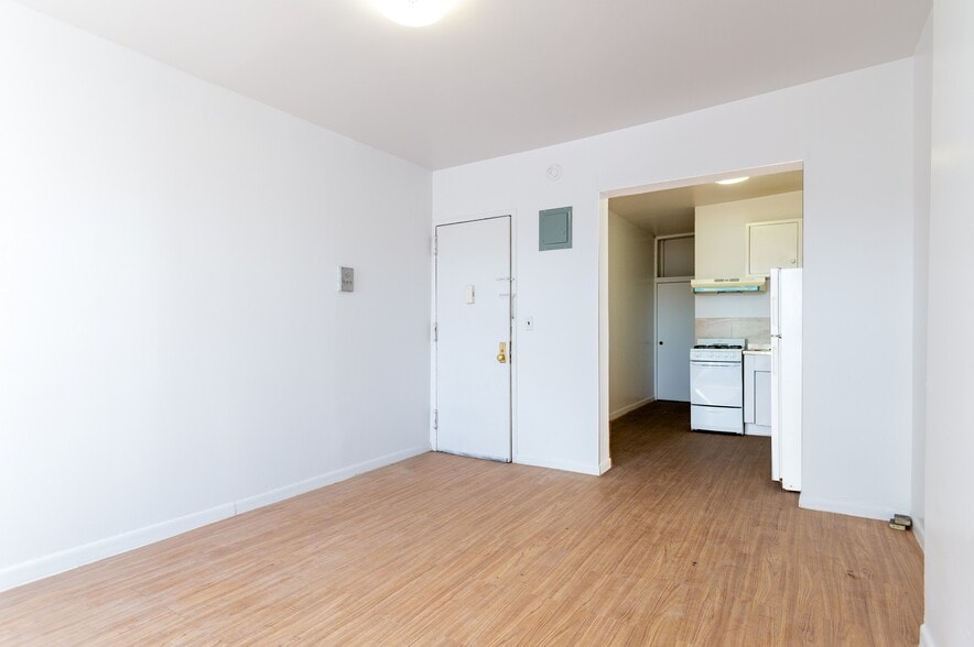More Photos Of 901 DeKalb Ave, Brooklyn Apartments For Lease