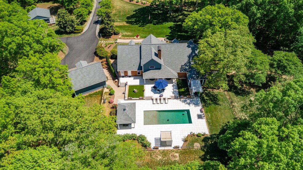 More Photos Of 27 Carriage Hill Ln, Fredericksburg Flex For Sale