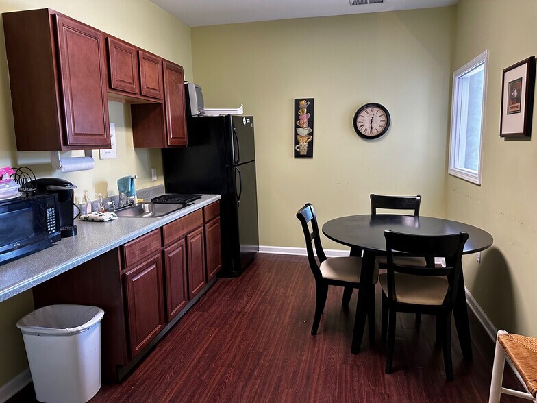 More Photos Of 1 Cantey, Summerton Office For Sale