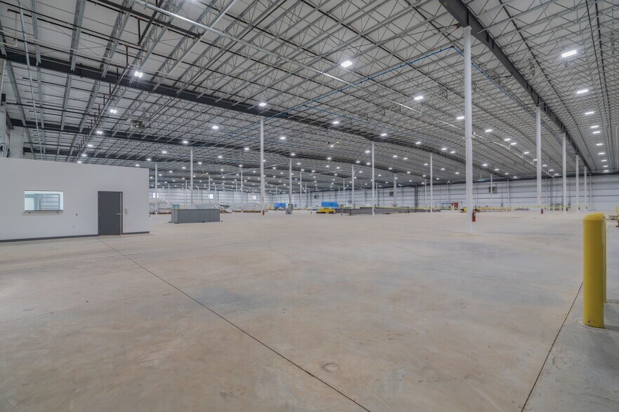 More Photos Of 2677 Huntington Park Dr, Loudon Warehouse For Lease