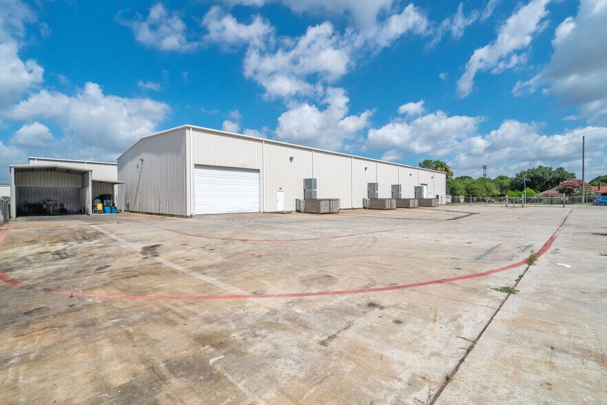 More Photos Of 5119 Hiltonview Rd, Houston Warehouse For Lease