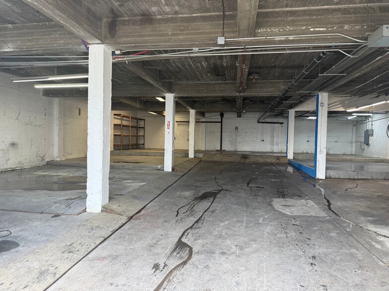 More Photos Of 951A Hudson Ave, San Francisco Warehouse For Lease