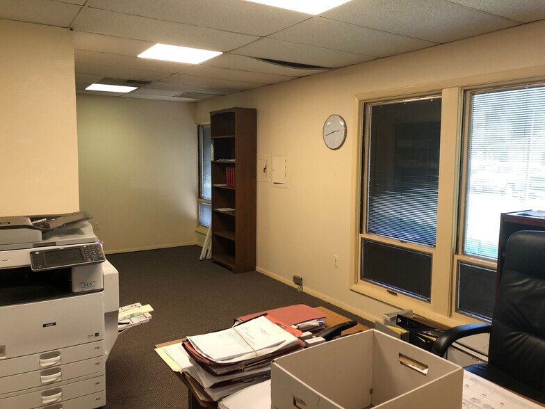 More Photos Of 170 Changebridge Rd, Montville Office For Sale