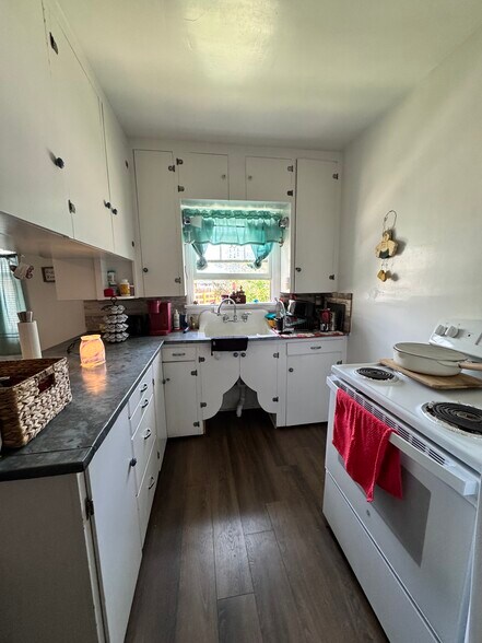 More Photos Of 120 9th Ave N, Buhl Multifamily For Sale