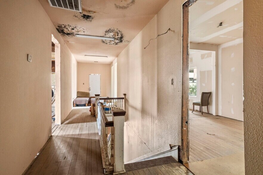 More Photos Of 125 N San Marcos, San Antonio Office Residential For Sale