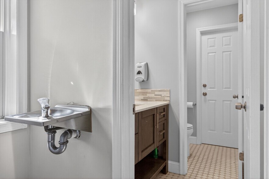 More Photos Of 1146 Walker Rd, Great Falls Medical For Sale