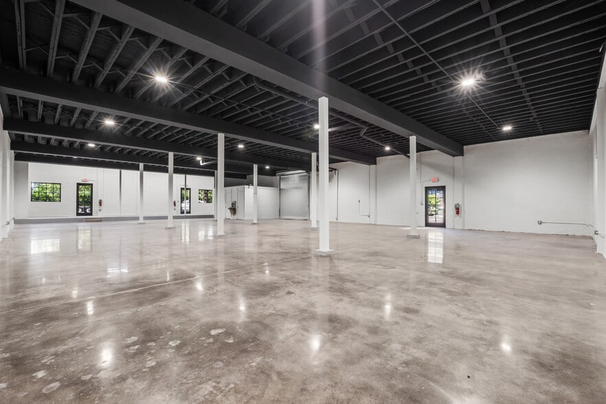 More Photos Of 1731 N Miami Ave, Miami General Retail For Lease
