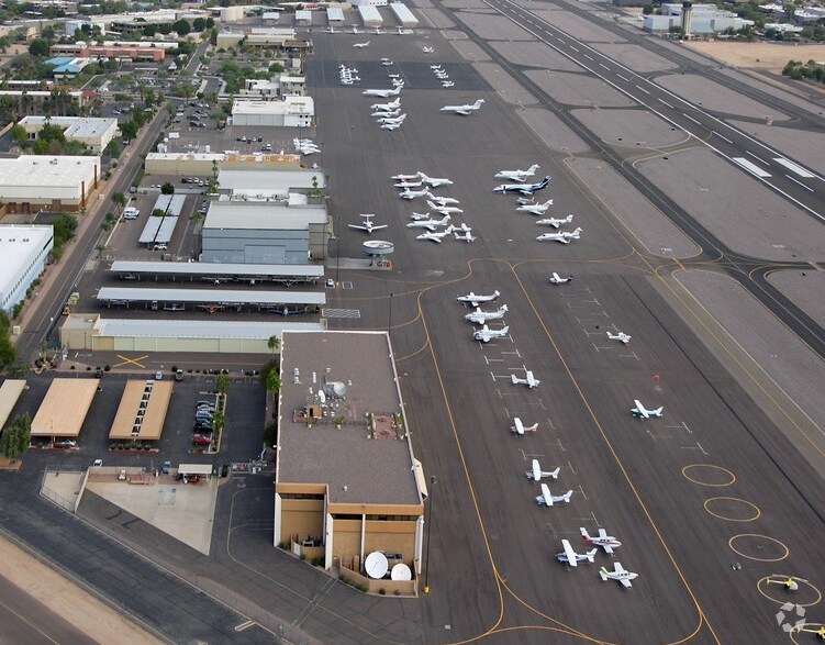 More Photos Of 14605 N Airport Dr, Scottsdale Airplane Hangar For Lease
