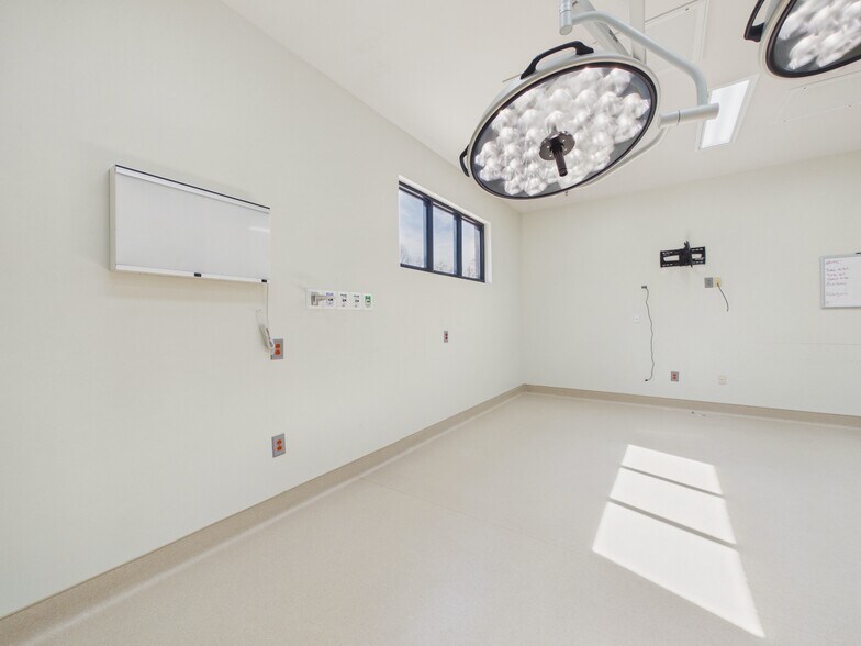 More Photos Of 1000 Centre Brook Ct, Columbus Medical For Lease