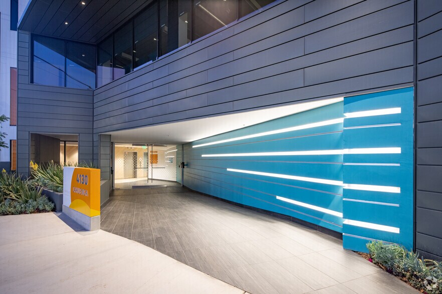 More Photos Of 4130 Cahuenga Blvd, Toluca Lake Office For Sale