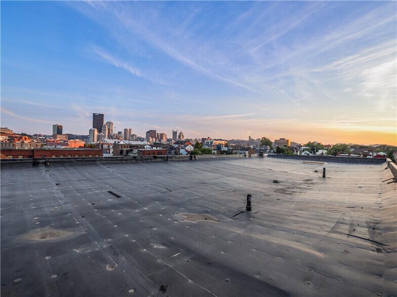 More Photos Of 918 Rickenbach St, Pittsburgh Warehouse For Sale