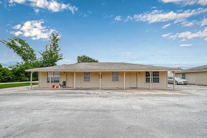 Primary Photo Of 8430 Round Rock Dr, Houston Apartments For Sale