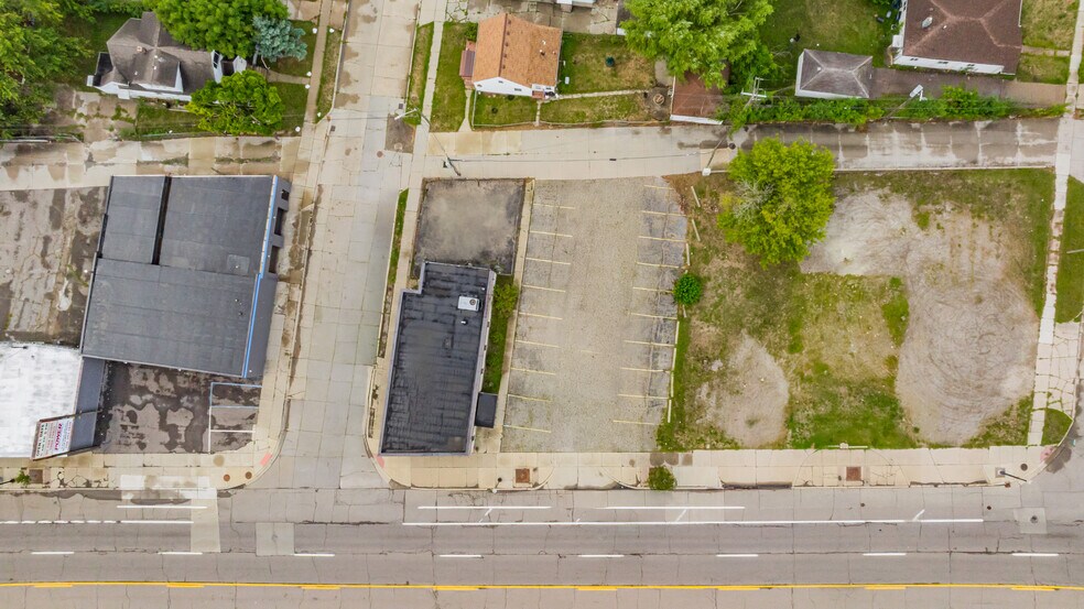 More Photos Of 21511 Van Dyke Ave, Warren Bank For Sale