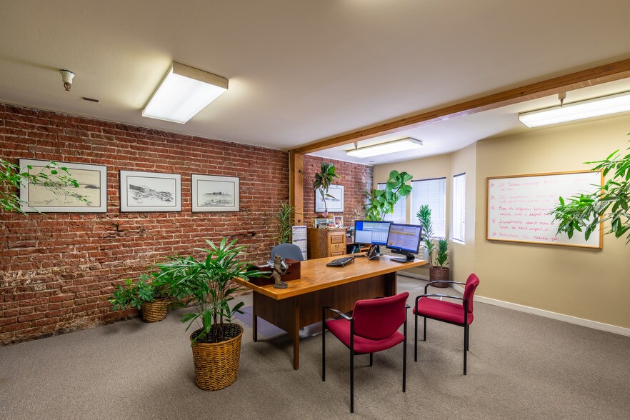 More Photos Of 367-387 N State St, Ukiah Office For Sale