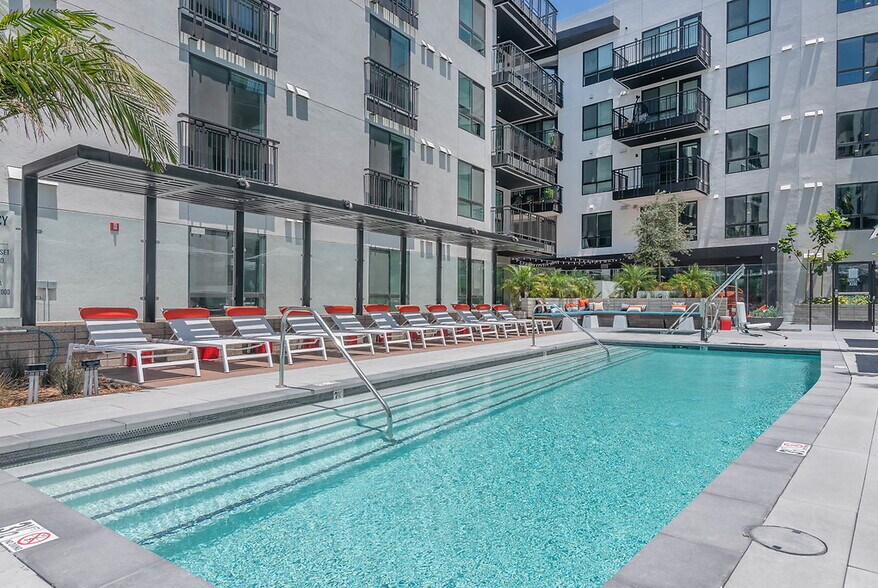 More Photos Of 6240 W Sunset Blvd, Los Angeles Apartments For Lease