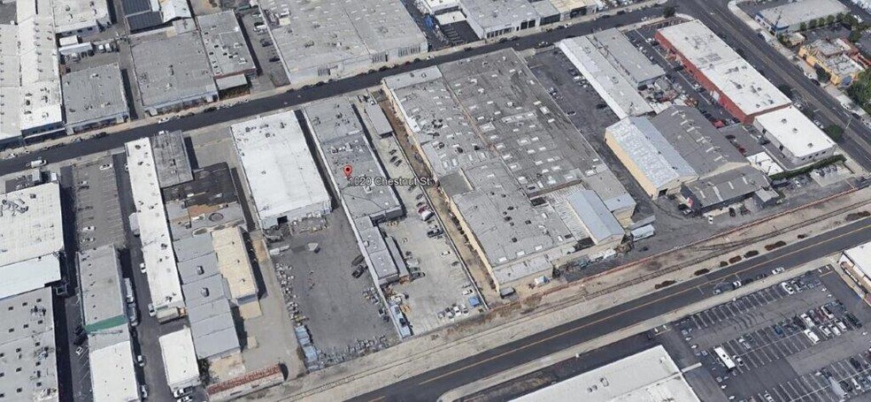More Photos Of 1020 Chestnut St, Burbank Light Distribution For Lease
