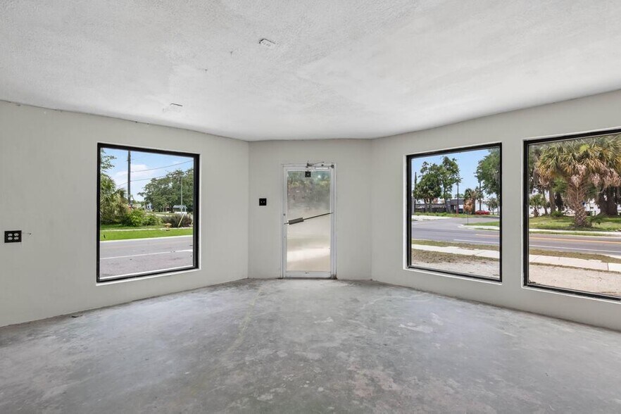 More Photos Of 1321 St Johns Ave, Palatka Service For Sale