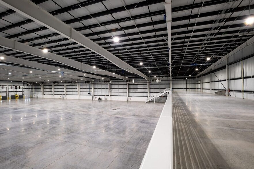 More Photos Of 8418 Somerset Rd, San Antonio Refrigeration Cold Storage For Lease
