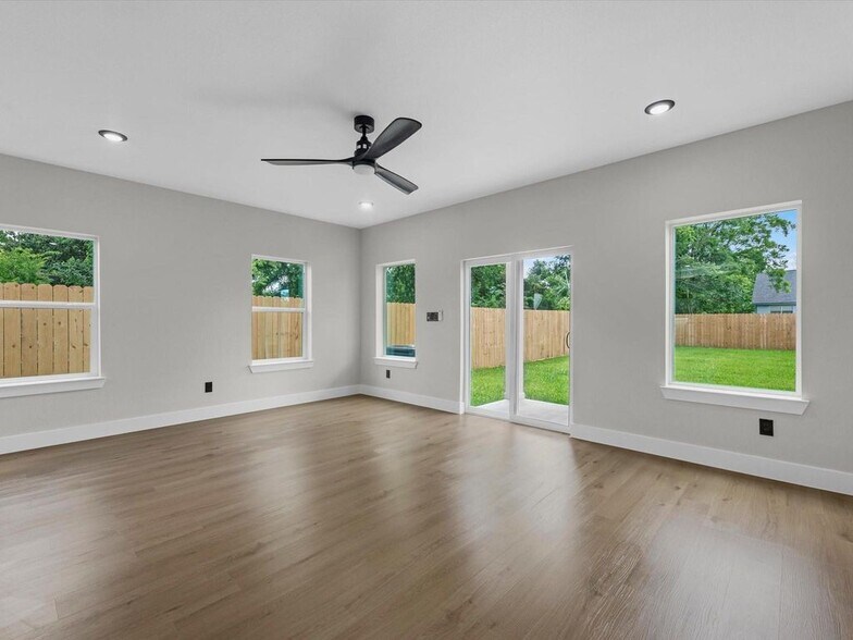 More Photos Of 1030 Reverend B J Lewis dr, Houston Apartments For Sale