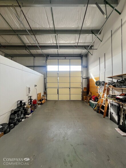 More Photos Of 20720 High Desert Ln, Bend Warehouse For Lease