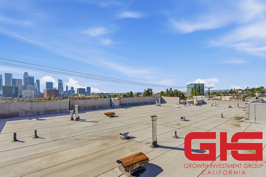 More Photos Of 939 W College St, Los Angeles Apartments For Sale