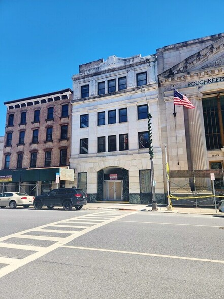 More Photos Of 17 Market St, Poughkeepsie Office For Lease
